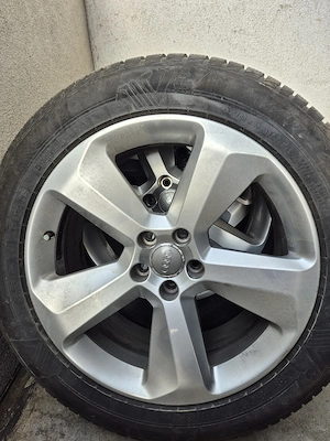 Vand roti Audi Q5 cu anvelope de iarna 235 55 19. 