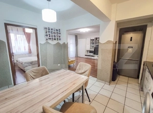 Apartament spatios cu vedere spre parc, 4 camere si parcare proprie - imagine 3