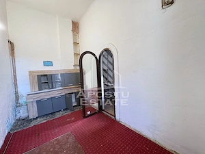 Apartament cu 3 camere la casa,curte comuna in zona Odobescu Timisoara - imagine 3