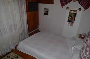 Vila de vacanta cu sapte(7) camere ,pretabil pensiune - imagine 4