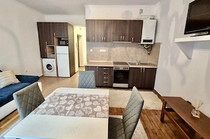 Proprietar | 2 camere central complet mobilat | Parcare privată + curte - imagine 2