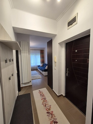Proprietar | 2 camere central complet mobilat | Parcare privată + curte - imagine 3