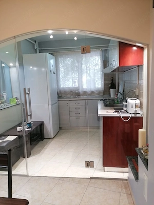 Vând apartament renovat cu 3 camere, decomandat   sector 3 - imagine 3