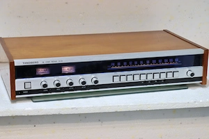 Amplificator   Receiver Tandberg TR 220(Fabricat în Norvegia).