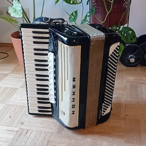 Hohner Pirola lV P 120 bași 9  Registre+3 la Bași ,in Stare Impecabila,Import Germania 