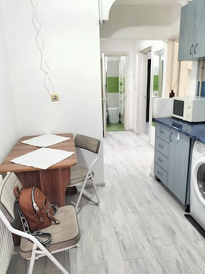 Particular, închiriez apartament, decomandat  - imagine 9