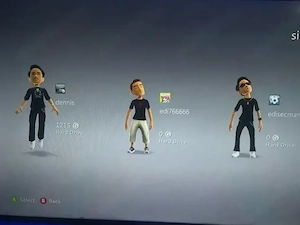 vand xbox 360 + volan si doua jocuri in stare perfecta 