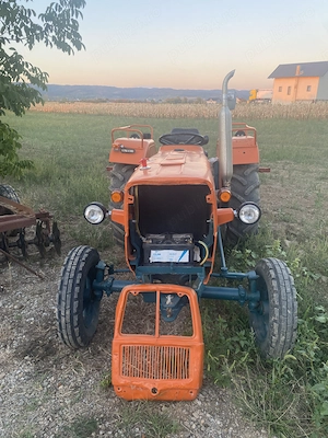 Vând urgent tractor 4 45