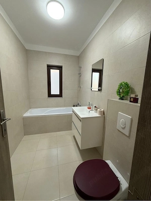 Proprietar   închiriez apartament nou, cu 3 camere și 2 băi - imagine 8