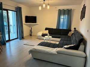 Proprietar   închiriez apartament nou, cu 3 camere și 2 băi - imagine 2