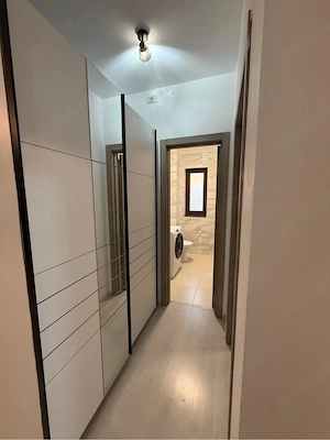 Proprietar   închiriez apartament nou, cu 3 camere și 2 băi - imagine 3
