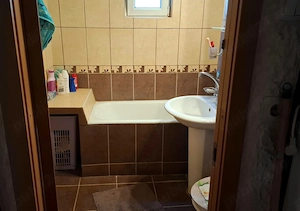 Apartament 3 camere Ploiesti - an 1983 decomandat - imagine 3