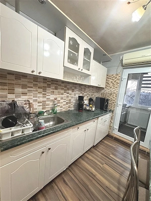 Apartament cu 3 camere - 63 mp - Zona Lipovei - imagine 2