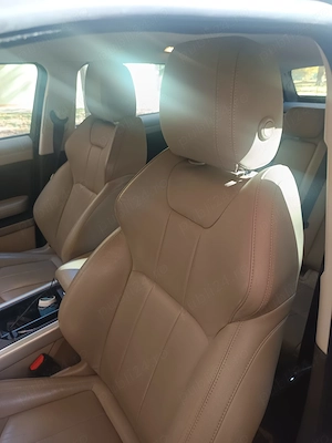 Range Rover Evoque 2016, 2.0 TD4, 150 CP, 4x4, manuală, distribuție schimbată - imagine 3