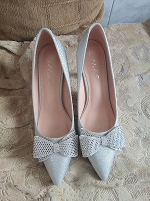 Pantofi toc