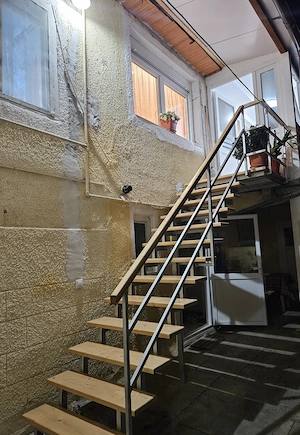 Inchiriez cameră mobilată, cu intrare separată la casa - imagine 2