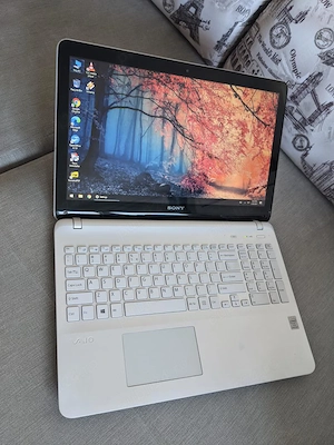 SONY Vaio SVF15 Intel i3 Touchscreen SSD Display 15.6" Tastatura numerica