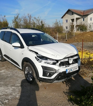 Dacia Jogger Essential 1.0 TCE 110cp 85.000km, 2022, usor avariat, istoric complet DACIA