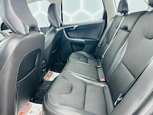Volvo XC60 - imagine 17