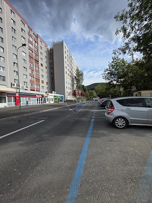 Închiriez spaţiu comercial, 30 mp, Str Prunului, Noua - imagine 3