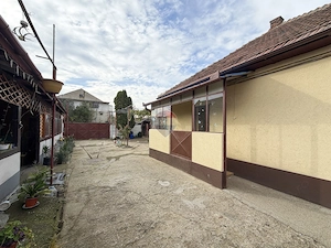 Casă de închiriat cu grădină și curte privată, pe Strada Gării, Hărman - imagine 16