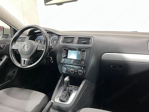 Volkswagen Jetta - imagine 8