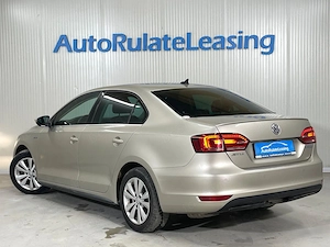 Volkswagen Jetta - imagine 4