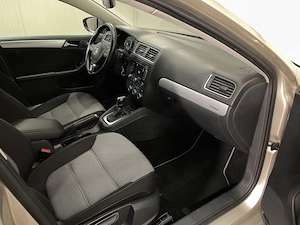 Volkswagen Jetta - imagine 9