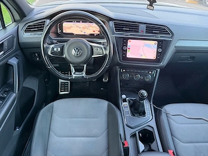 Volkswagen Tiguan R-Line 2020 2.0 TDI 150 cp  - imagine 3