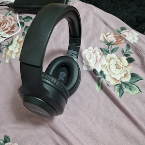 Casti Grundig wireless