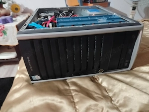 Server HP ProLiant ML110 Tower (Intel, sata, dvd-rw , Stocare , Nas , home server