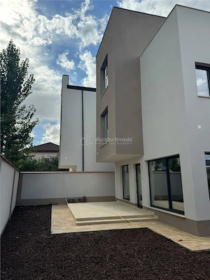 Vanzare Vila de lux 4 camere Bragadiru - imagine 3