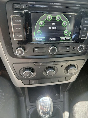 Vând skoda yeti  - imagine 3