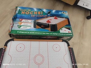 Volan cu pedale și masă de hochei