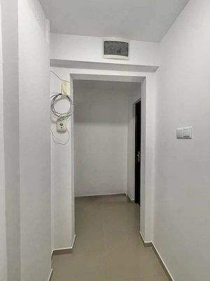 Apartament 3 camere, 2 bai, mobilat/utilat, etaj 3, zona Sagului  - imagine 12