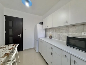 Apartament 3 camere, 2 bai, mobilat/utilat, etaj 3, zona Sagului  - imagine 11