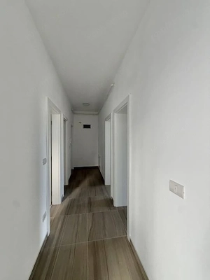 Apartament 2 camere, decomandat, etaj 1, terasa 20mp in Giroc  - imagine 11