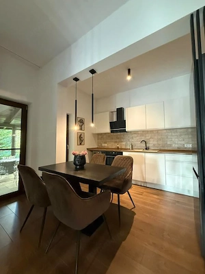Casă 3 camere, amenajare modernă, terasă acoperită – zona Bălcescu - imagine 3