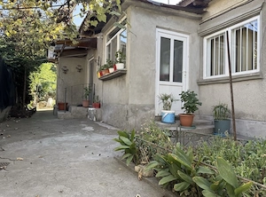 Casa de vanzare în zona dacia!