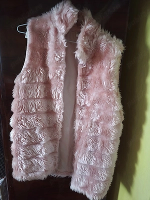 Vestă de blană roz 