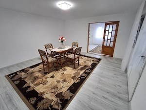 Casa 5 camere, bucatarie, baie, beci, util 112 mp, garaj, teren intravilan 1200 mp cu pomi fructifer - imagine 9