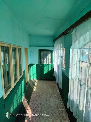 Casă cu teren intravilan  - imagine 2