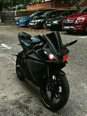 vând yzf perfect funcțional 