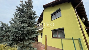 Casa individuala cu garaj, teren 706mp, terasa la etaj 50mp, in Dumbravita.