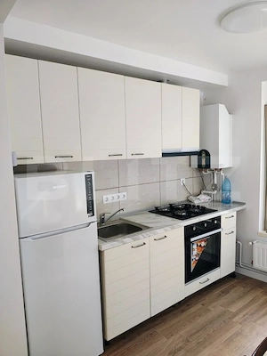 Apartament studio 30 mp, pretabil locuit sau birou, zona Cetate - imagine 3