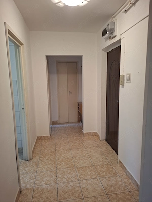 Ap spatios  semimobilat 4 cam Vlaicu Lebada etaj 1 cu termoteca - imagine 5