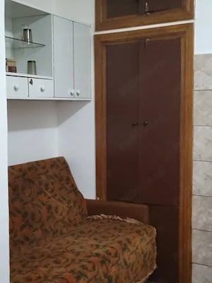 Proprietar ofer spre inchiriere pe termen lung apartament decomandat 2 camere zona Gara - imagine 6