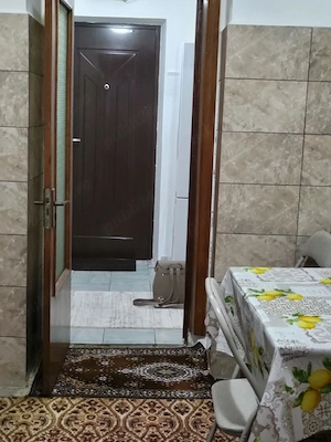 Proprietar ofer spre inchiriere pe termen lung apartament decomandat 2 camere zona Gara - imagine 5