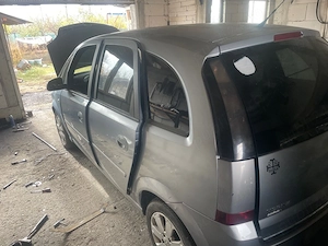 dezmembrez opel meriva - imagine 4