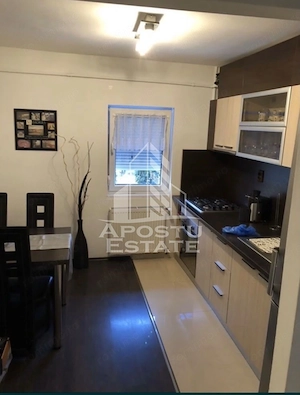 Apartament 3 camere,centrală proprie în zona Sagului